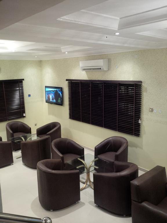 Haute Aparthotel Ikeja Buitenkant foto